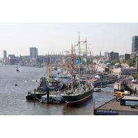 4750_3454 Luftaufnahme von den Landungsbrücken - Panorama von der Hafenkante. | Hafengeburtstag Hamburg - groesstes Hafenfest der Welt